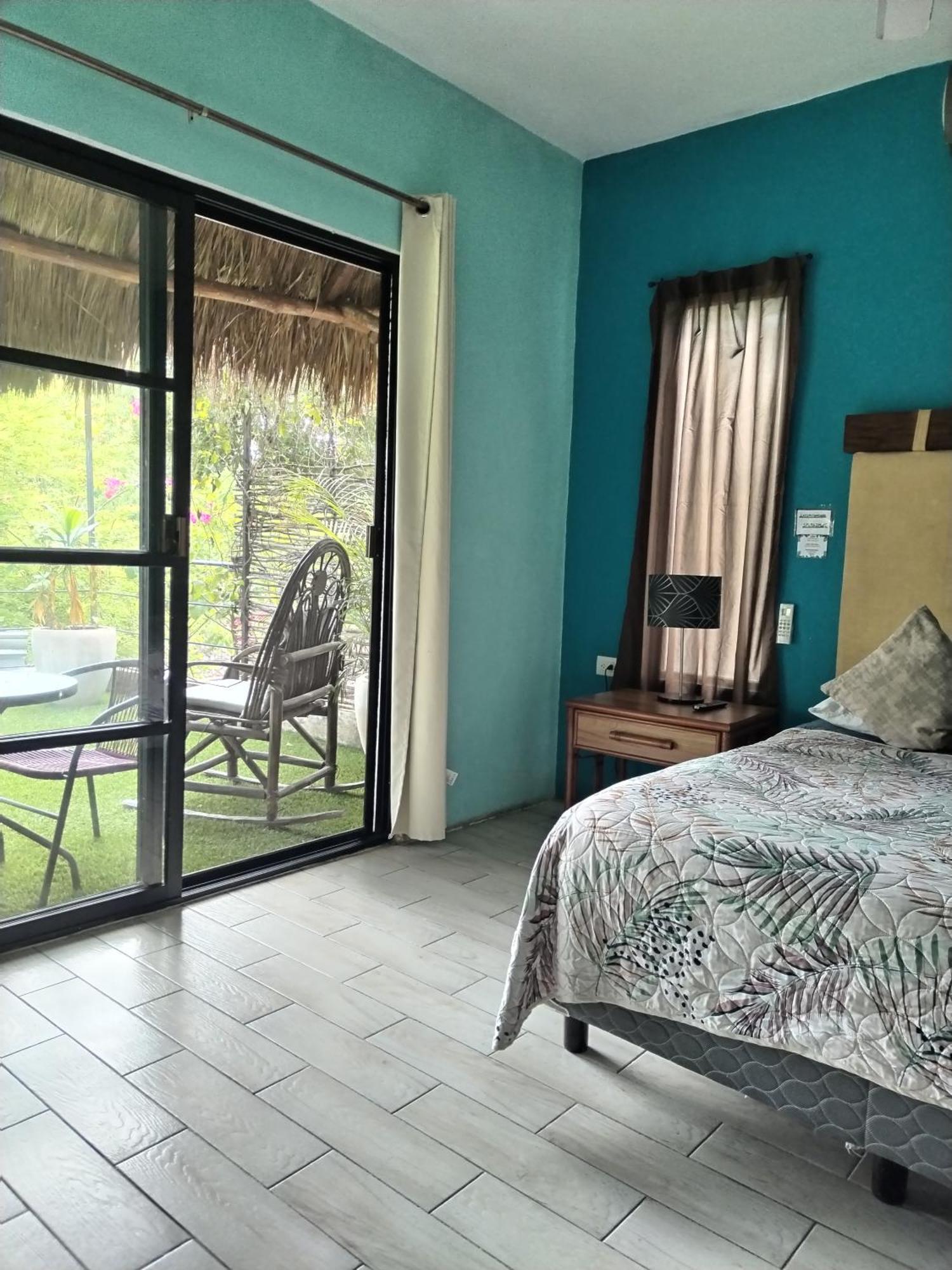 Hostel Casa Xtakay Валядолид Екстериор снимка