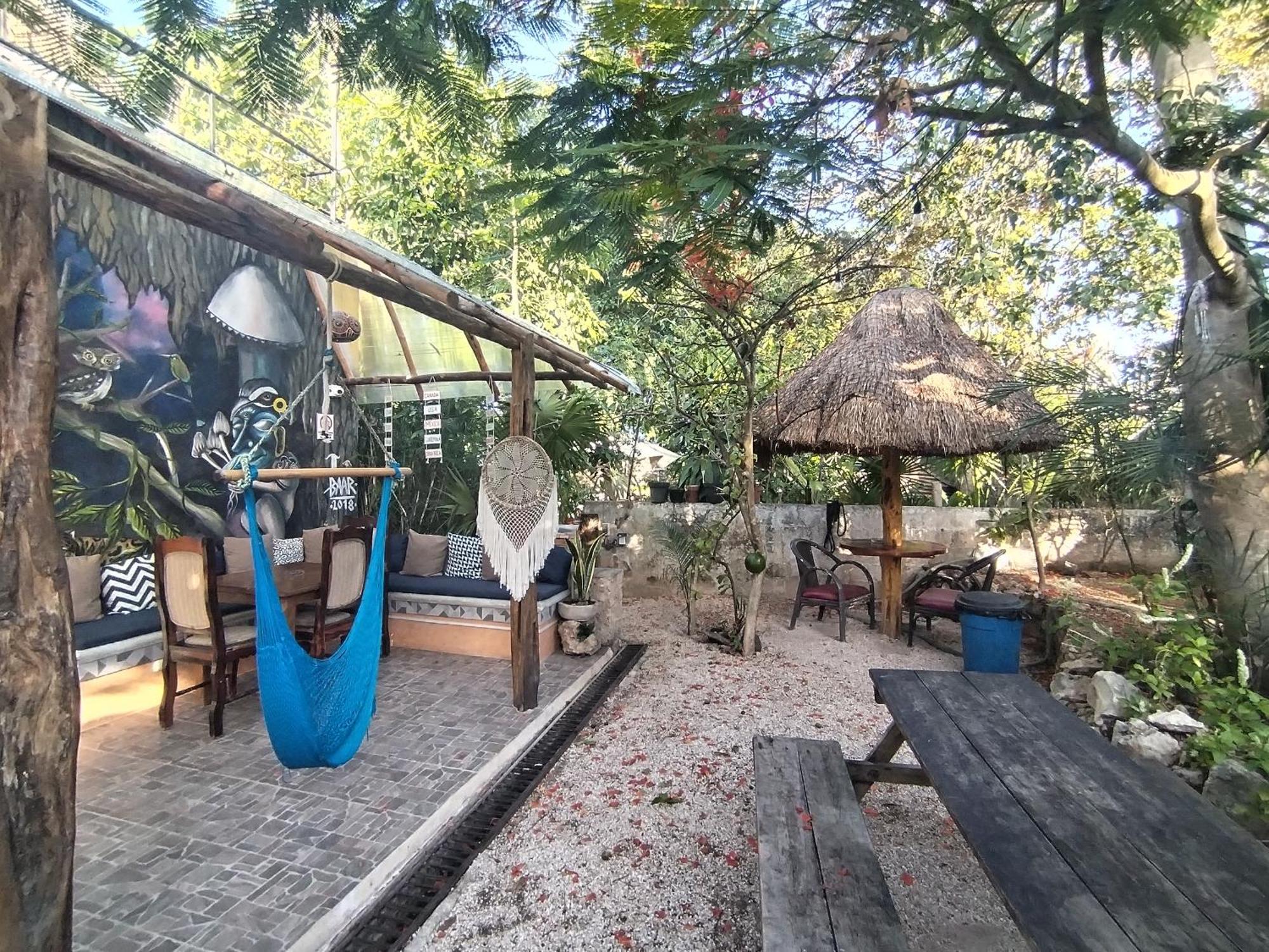 Hostel Casa Xtakay Валядолид Екстериор снимка