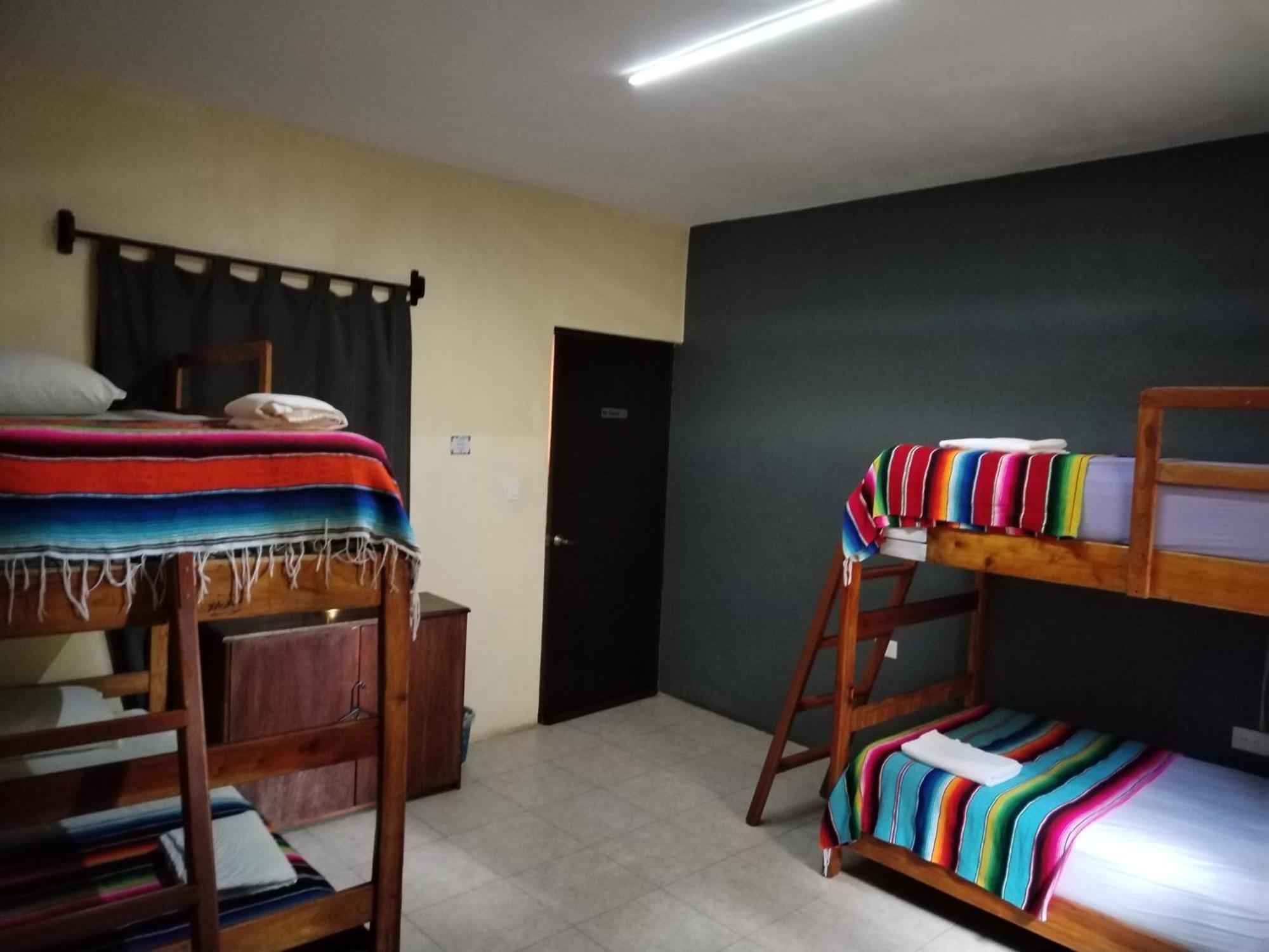 Hostel Casa Xtakay Валядолид Екстериор снимка