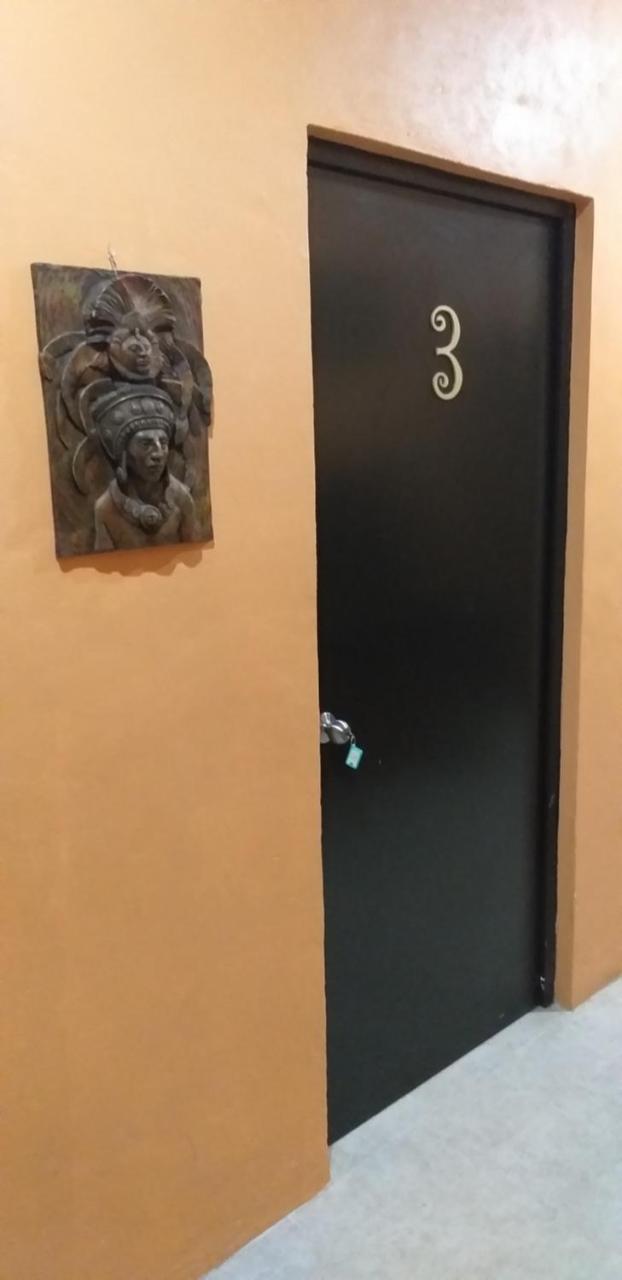 Hostel Casa Xtakay Валядолид Екстериор снимка